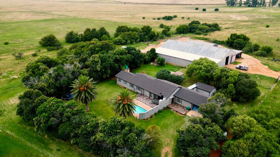 8 Bedroom Property for Sale in Bloemfontein Rural Free State